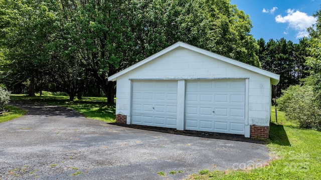 1520 21st Ave NE, Hickory, NC 28601 - view of detached garage