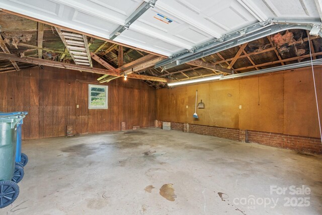 1520 21st Ave NE, Hickory, NC 28601 - view of garage