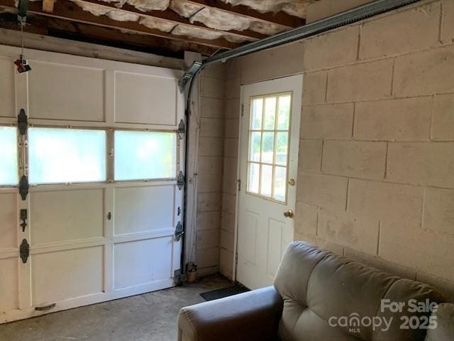 209 8th Ave NW, Hickory, NC 28601 - garage featuring concrete block wall