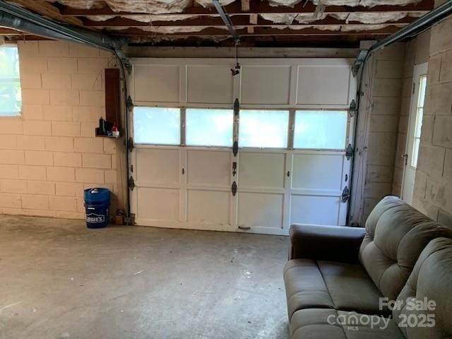 209 8th Ave NW, Hickory, NC 28601 - garage with concrete block wall