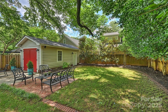 726 E Kingston Ave, Charlotte, NC 28203 - fenced backyard featuring an outbuilding and a patio