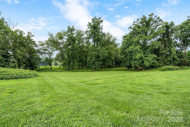 5192 Corbin Ln, Hickory, NC 28601 - view of green lawn