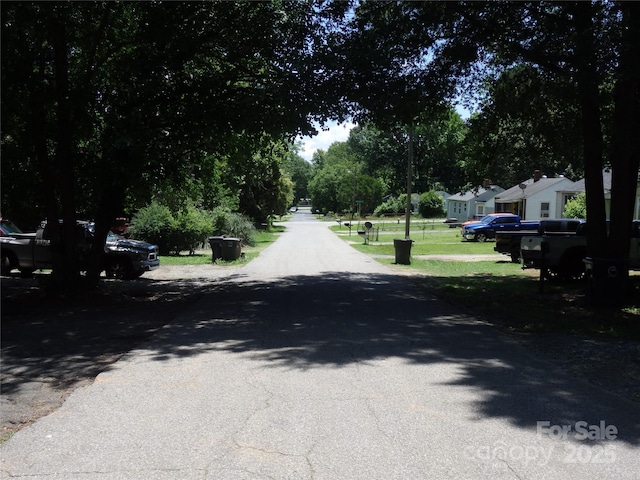 1317 Woodside Dr, Greensboro, NC 27204