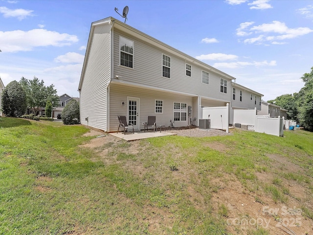 12415 Stratfield Place Cir, Pineville, NC 28134 - back of house with a patio and a lawn