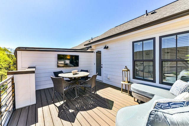 1223 E 16th St Unit 13, Charlotte, NC 28205 - wooden terrace with outdoor dining space