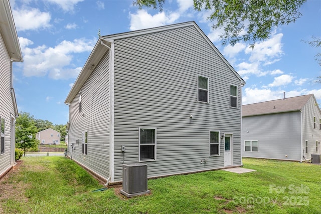 1514 Starmount Cove Ln, Charlotte, NC 28210 - back of house featuring a yard