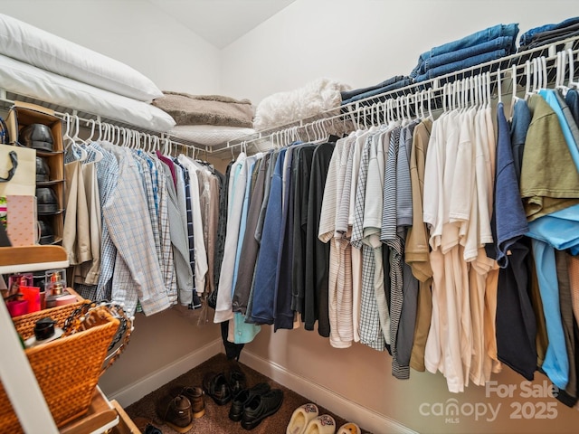 9428 Carneros Creek Rd, Charlotte, NC 28214 - spacious closet featuring carpet