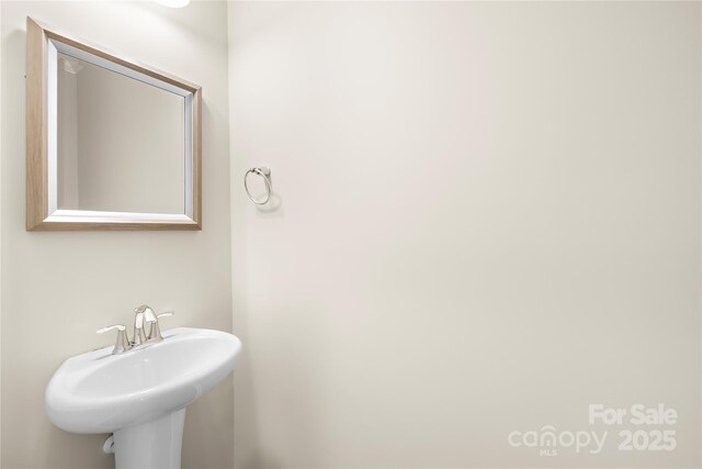 921 Summerlake Dr, Fort Mill, SC 29715 - bathroom featuring a sink
