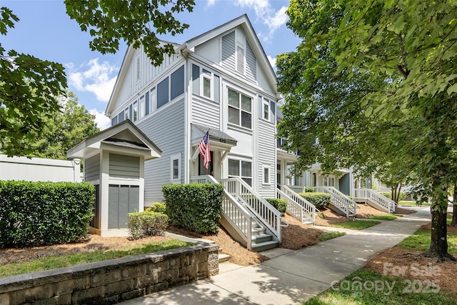 432 W Worthington Ave, Charlotte, NC 28203 - view of front facade with board and batten siding
