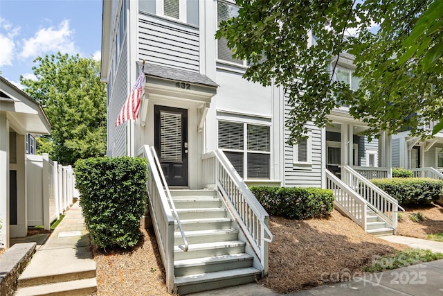 432 W Worthington Ave, Charlotte, NC 28203 - view of front of house with a porch and stairway