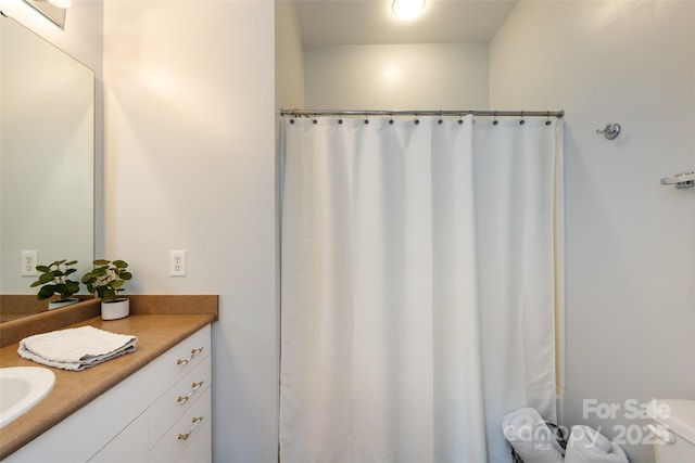 432 W Worthington Ave, Charlotte, NC 28203 - bathroom with vanity and curtained shower