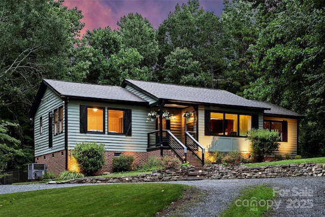 6411 Glenn Teague Rd, Charlotte, NC 28216 - single story home with crawl space, a front lawn, and roof with shingles