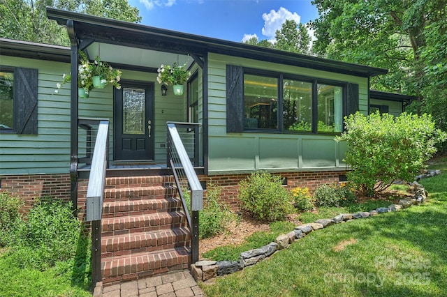 6411 Glenn Teague Rd, Charlotte, NC 28216 - view of front of property featuring a front lawn