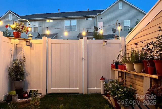 222 Ross Moore Ave, Charlotte, NC 28205 - view of gate