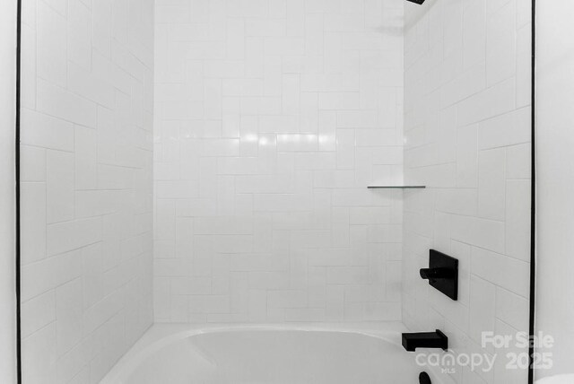 1426 Larkfield Ln, Charlotte, NC 28210 - full bathroom with shower / tub combination