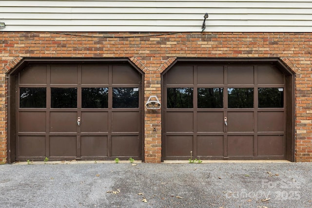 108 Deer Run Rd, Mills River, NC 28759 - garage with driveway