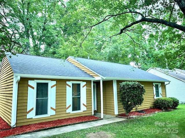 6832 Delta Lake Dr, Charlotte, NC 28215 - photo 1
