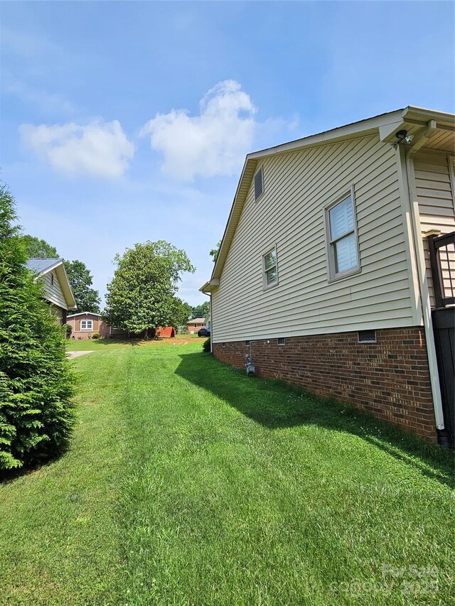 217 Rock Creek Dr, Lincolnton, NC 28092 - view of grassy yard