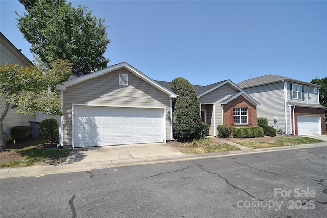8655 Meadowmont View Dr, Charlotte, NC 28269 - photo 2