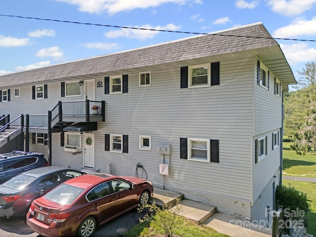 263 Fairway Ln Unit H, Spruce Pine, NC 28777 - townhome / multi-family property with roof with shingles and mansard roof