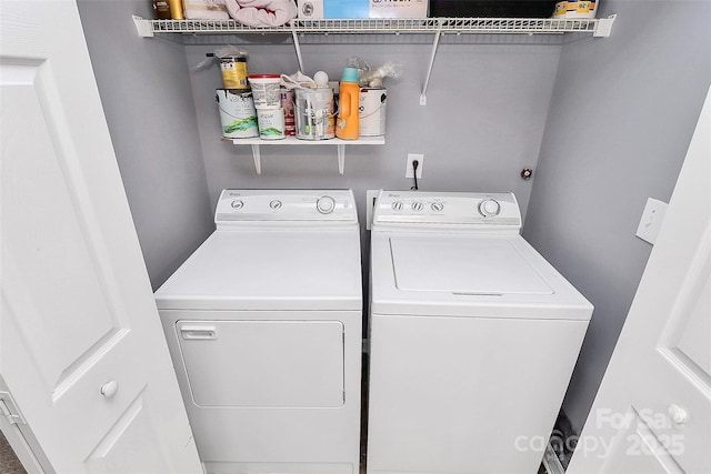 5980 Cougar Ln, Charlotte, NC 28269 - laundry area featuring independent washer and dryer
