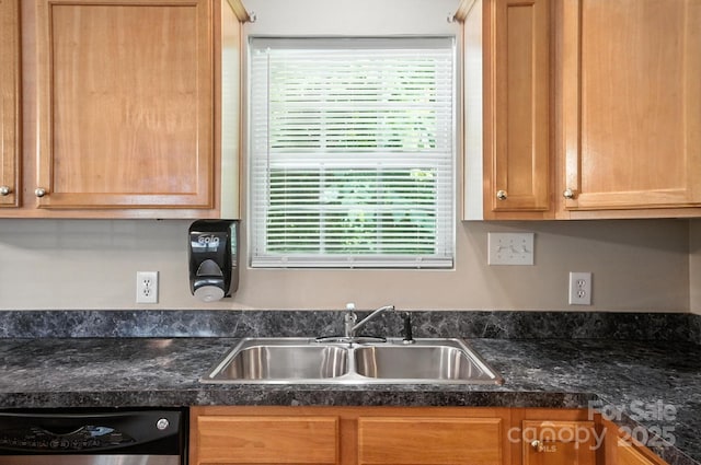 2239 Blue Hampton Ln, Charlotte, NC 28213 - photo 16