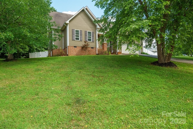 206 Taylor Cir, Granite Falls, NC 28630 - view of front facade with crawl space