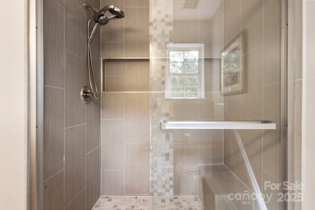 11023 Kinston Ridge Pl, Charlotte, NC 28273 - full bath with a tile shower