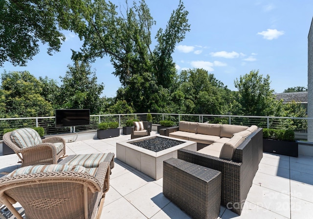 2837 Kenwood Sharon Ln, Charlotte, NC 28211 - view of patio featuring an outdoor living space with a fire pit