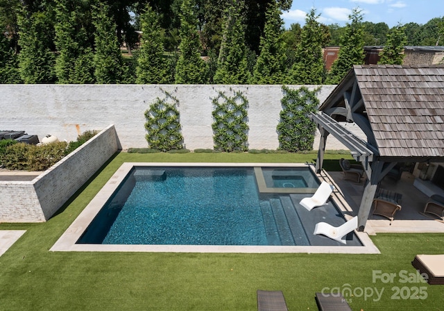 2837 Kenwood Sharon Ln, Charlotte, NC 28211 - view of pool featuring a pool with connected hot tub, a fenced backyard, and a patio area