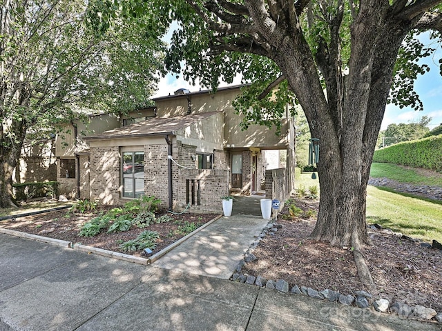 7916 Charter Oak Ln, Charlotte, NC 28226 - photo 1