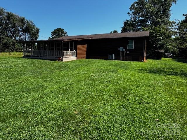 3375 Shepherd Rd, Maiden, NC 28650 - back of house featuring a lawn and a sunroom