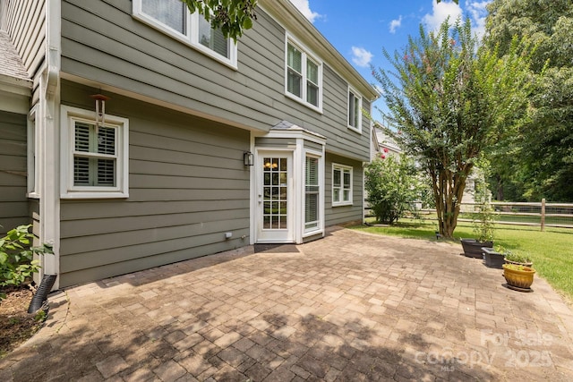 9121 Four Acre Ct, Charlotte, NC 28210 - view of patio / terrace