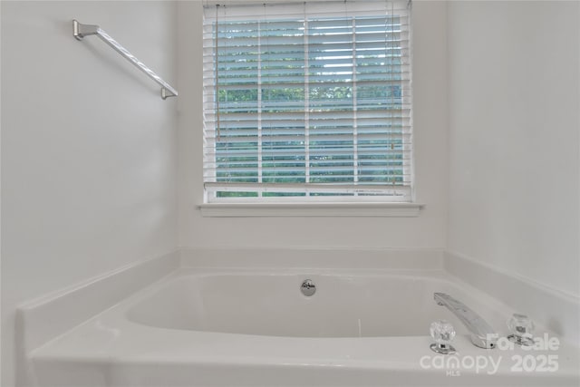 11407 Lenswood Ct, Charlotte, NC 28214 - bathroom with a bath