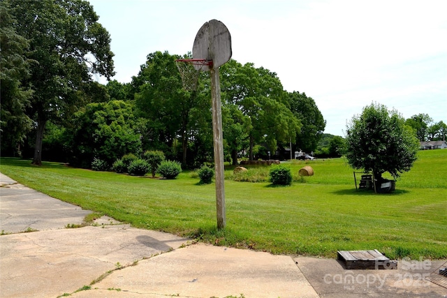 405 Wesley Heights Dr, Albemarle, NC 28001 - surrounding community with a yard