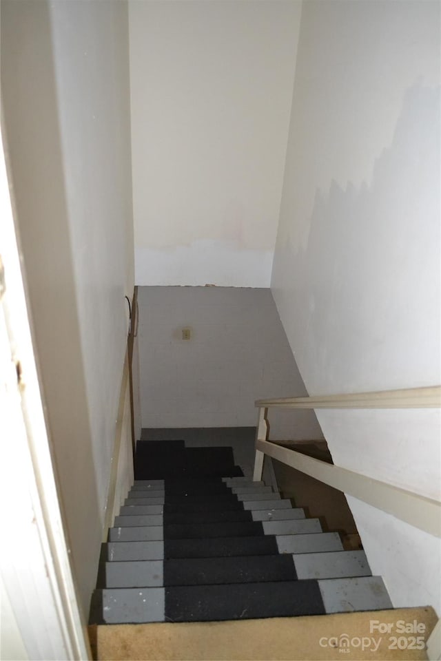 405 Wesley Heights Dr, Albemarle, NC 28001 - view of stairway