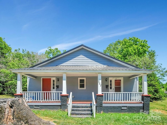 307 S Jacob St, Cherryville, NC 28021 - bungalow-style home with covered porch and crawl space