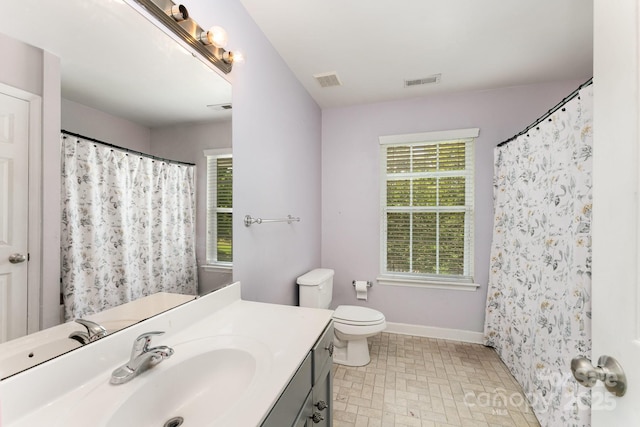 7218 Cascading Pines Dr, Fort Mill, SC 29708 - bathroom with vanity and curtained shower