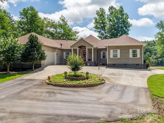 887 Living Waters Dr, Great Falls, SC 29055 - single story home with curved driveway, crawl space, and a garage