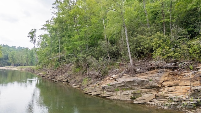 000 Vaughn Rd, Spruce Pine, NC 28777