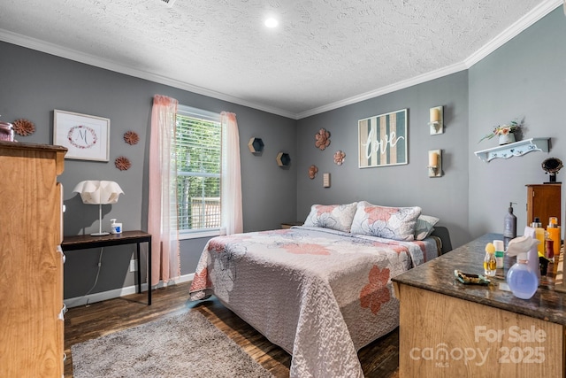 200 Vista Pointe Dr, Stony Point, NC 28678 - bedroom featuring wood finished floors, a textured ceiling, and crown molding