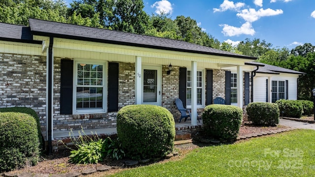 50 Isenhour Park Rd, Taylorsville, NC 28681 - view of front of property with a porch and a front lawn