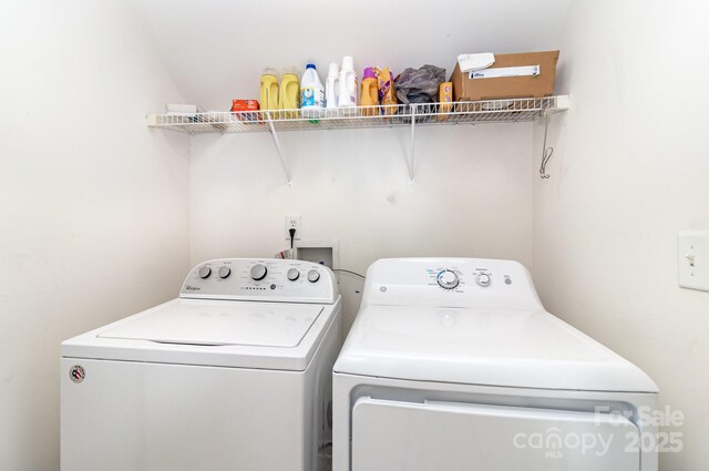 6619 Bittinger Ct, Charlotte, NC 28216 - laundry area with separate washer and dryer