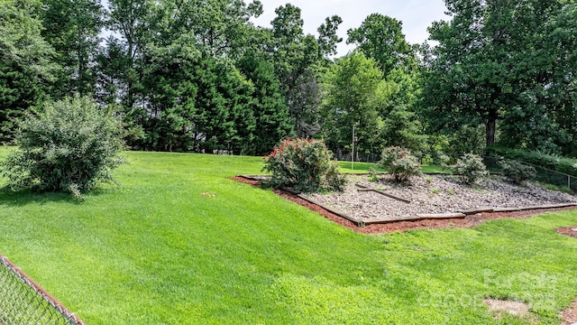 1040 Stagecoach Trl, Lenoir, NC 28645 - view of yard
