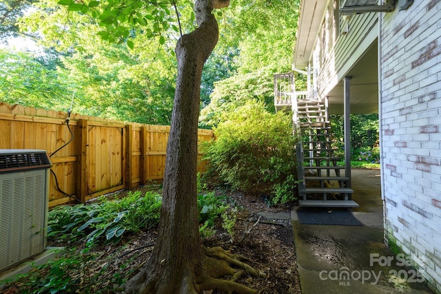 310 25th Ave NW, Hickory, NC 28601 - view of yard featuring stairway