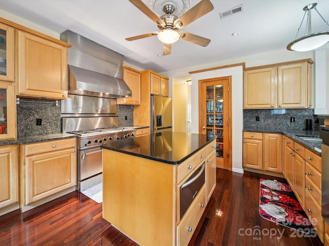 16411 Greybriar Forest Ln, Charlotte, NC 28278 - kitchen featuring stainless steel appliances, a warming drawer, dark wood-style floors, a ceiling fan, and recessed lighting