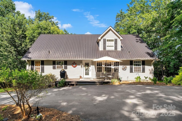 1181 Forest Lake Heights Dr, Nebo, NC 28761 - cape cod home featuring a metal roof
