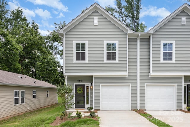 2818 Old Steele Creek Rd, Charlotte, NC 28208 - photo 1