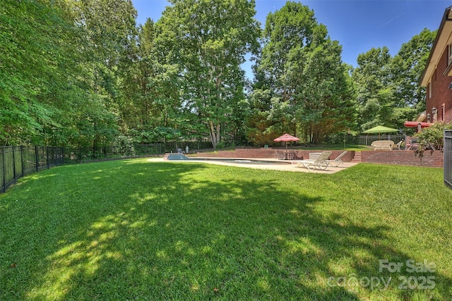 6309 Chamar Cir, Kannapolis, NC 28081 - fenced backyard featuring a patio area
