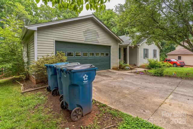 1713 Poe Cir, Hickory, NC 28601 - ranch-style house featuring concrete driveway and a garage